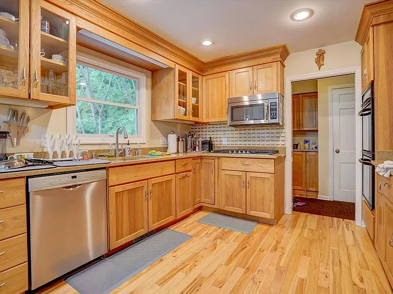210 Shiloh Dr — Photo 11