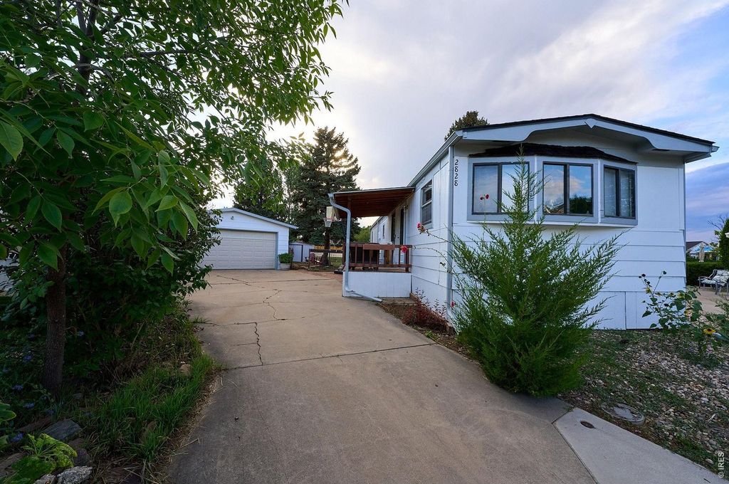 2828 Mango Pl