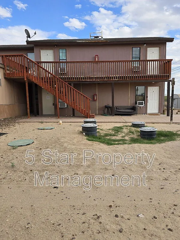 Building Photo - 1654 Exeter Dr #4