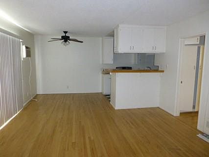 2nd image of 4650 Cahuenga Blvd #3