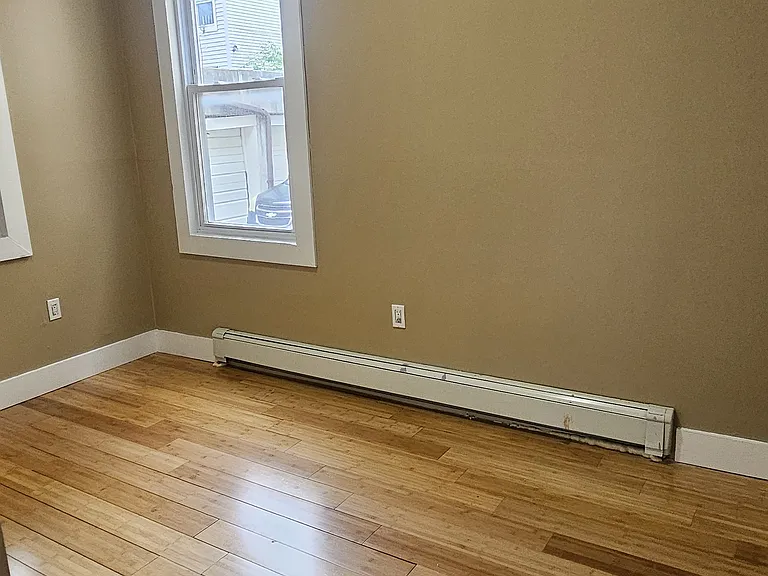 98 Woodlawn Ave #1 — Photo 4