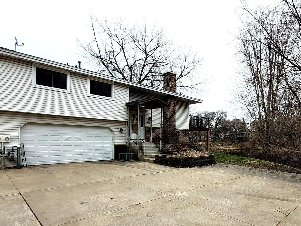 1st image of 2305 E 122nd St