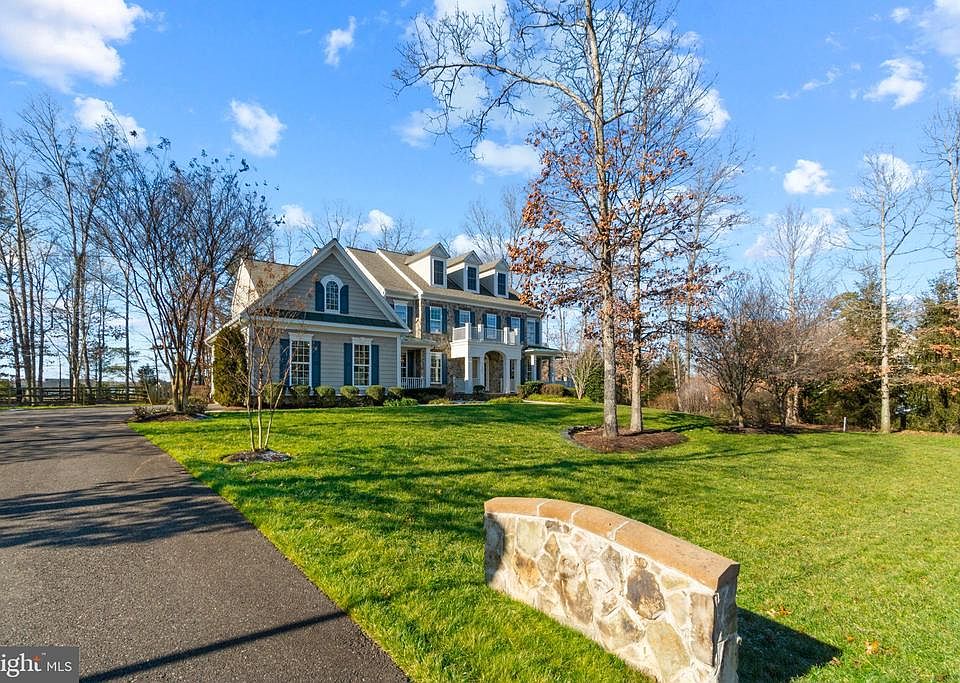 Welcome to 11208 Bluffs View