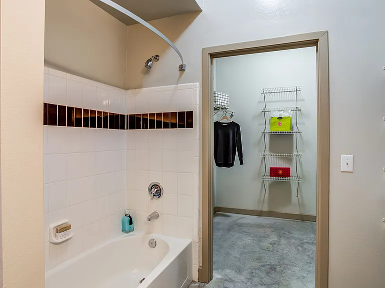 Hermann Park Lofts — Photo 11