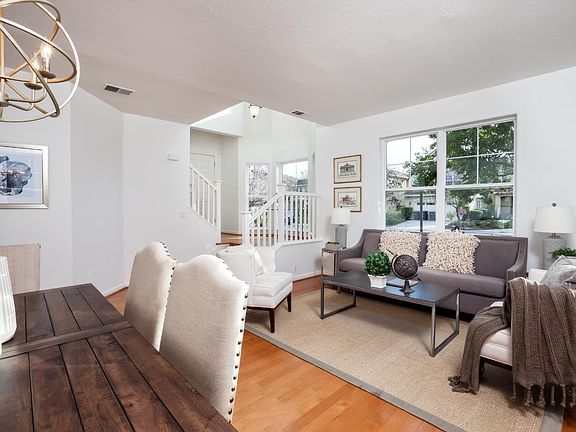 3rd image of 6 Shorebreeze Ct