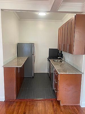 2nd image of 238 Knickerbocker Ave #2L