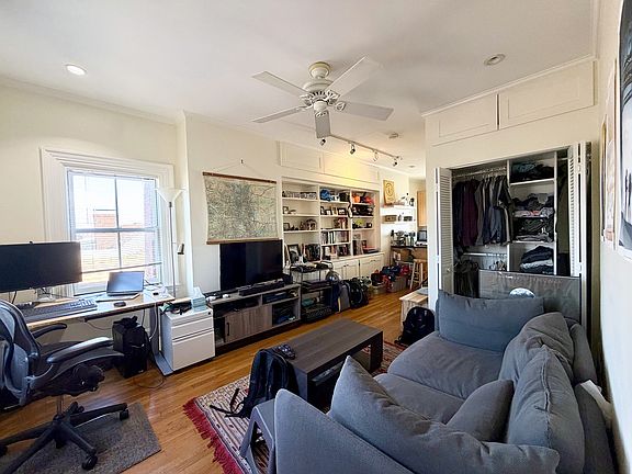 3rd image of 15 Mount Vernon St #4