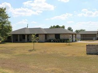 811 N 4th St, Jarrell, TX 76537