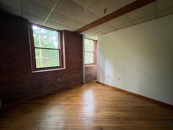 3rd image of 222 Williams St E APT 105