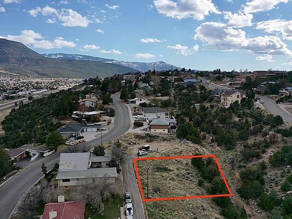 3rd image of 236 S Ridge Rd