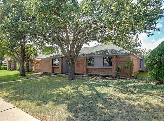 2nd image of 2405 Creighton Dr