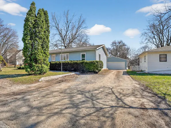 1619 W 2nd St, Waterloo, IA 50701