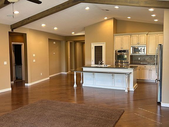 3rd image of 1016 Olivia Pkwy