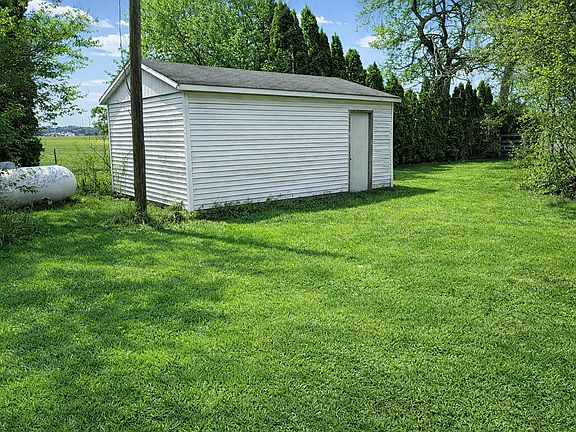 2nd image of 4103 E Oaks Rd
