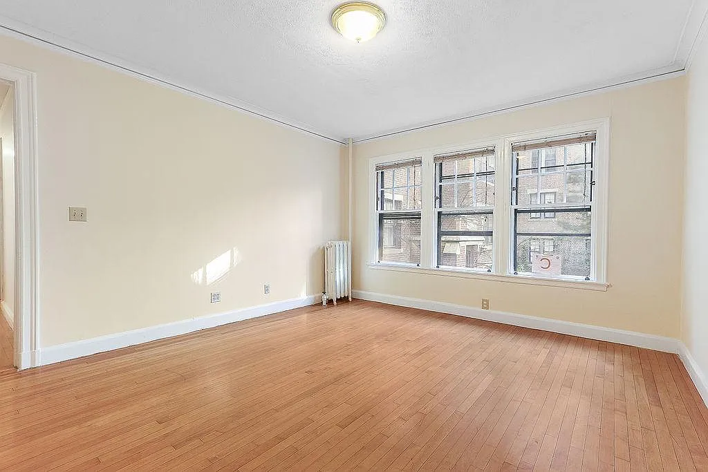 34 Ash St — Photo 1