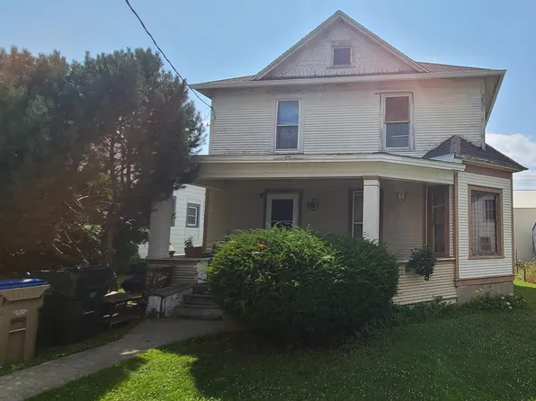 220 Summer St, Postville, IA 52162