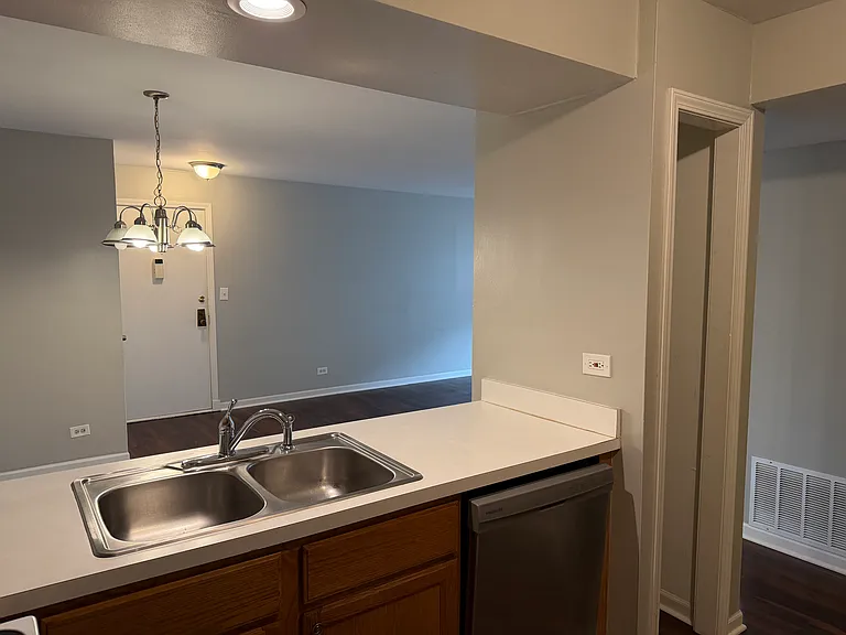 4424 Euclid Ave #1A — Photo 7