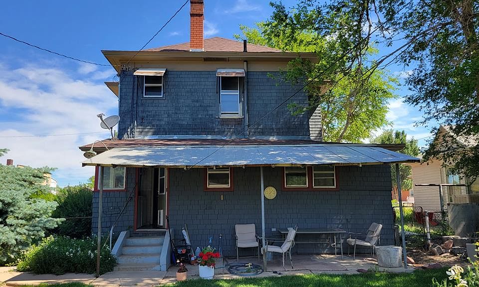 1st image of 1002 E 8th St
