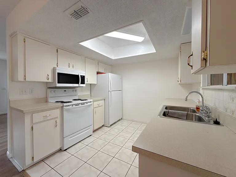 8942 SW 109th Ln — Photo 12