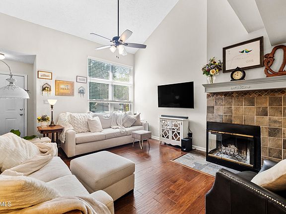 5th image of 9920 Lani Ln