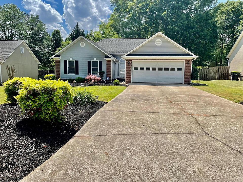 1st image of 113 Riverrun Dr