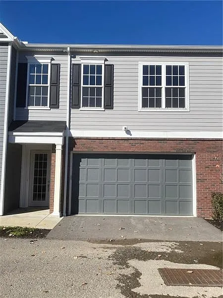 Building Photo - 1439 Hastings Cres