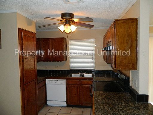 5th image of 1115 Hemlock Dr