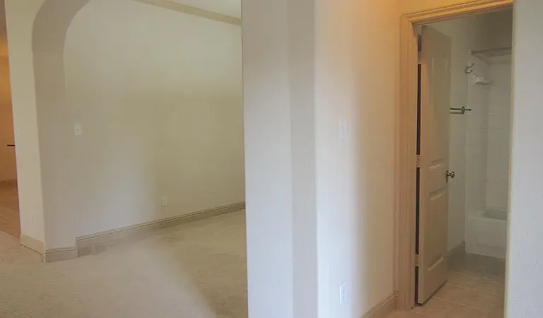 6783 San Fernando — Photo 3