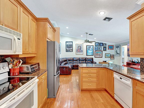 5th image of 5315 NW 65th Terrace