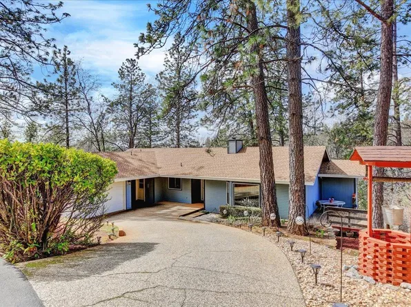 10490 Sky Cir, Grass Valley, CA 95949