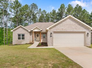 18508 Parkway Pines Dr, Bauxite, AR 72011