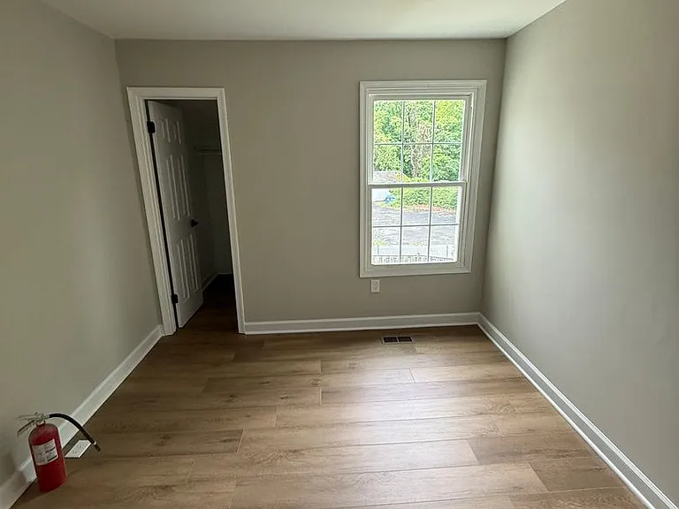 5853 Suitland Rd — Photo 17