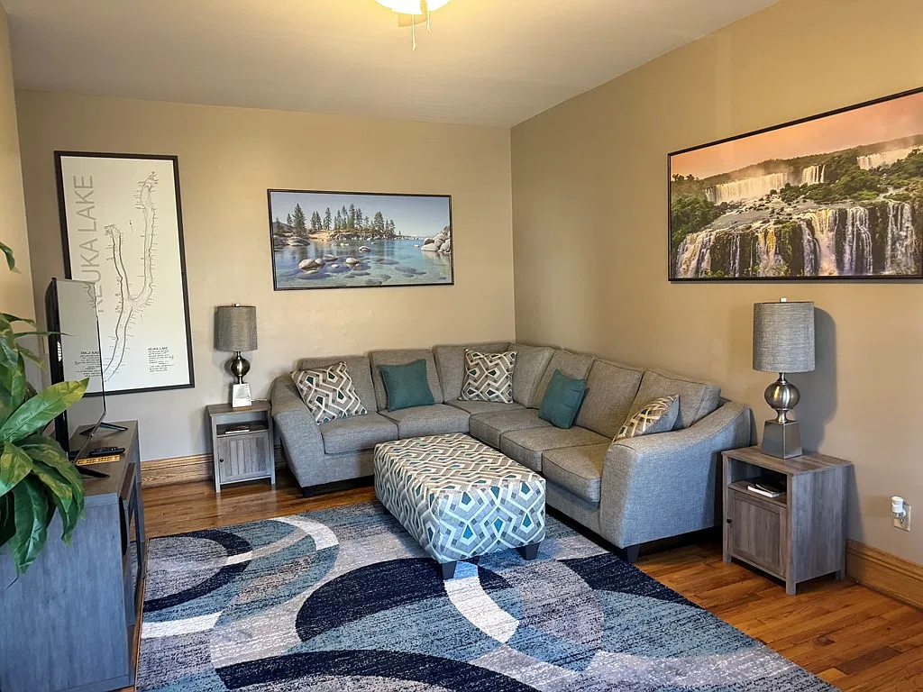 2 bed, 1.0 bath, 1000 sqft, $1,400 — Photo 2