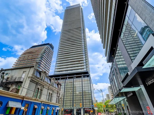 501 Yonge St #4202, Toronto, ON M4Y 0G8