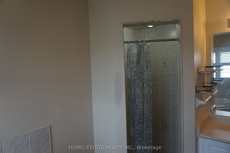 Toronto House for rent - 4 Bedrooms — photo 25