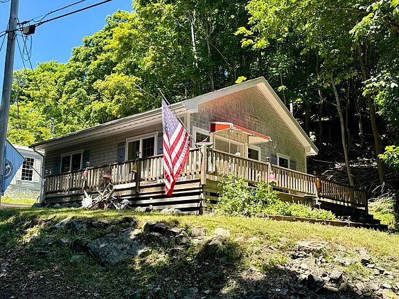 4th image of 15 Sullivan Street