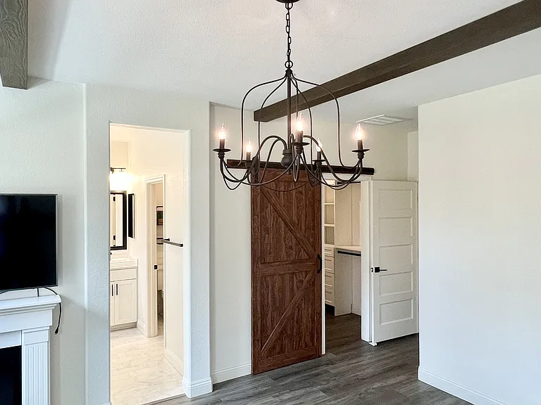 4216 Whitethorn Dr — Photo 27