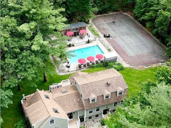 100 Arlene Dr, Pelham, NH 03076