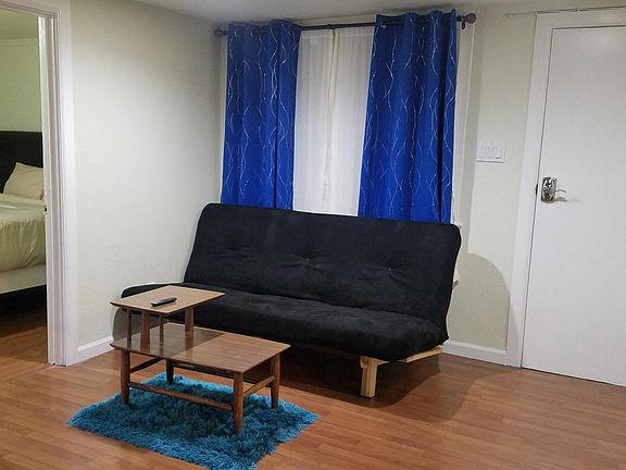3rd image of 156 1/2 Los Olivos Ave