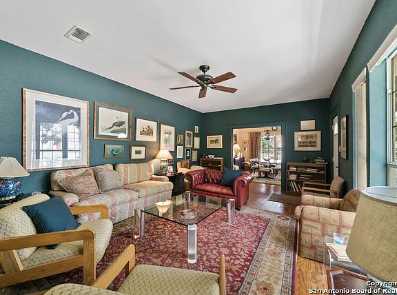 5th image of 208 Eleanor Ave