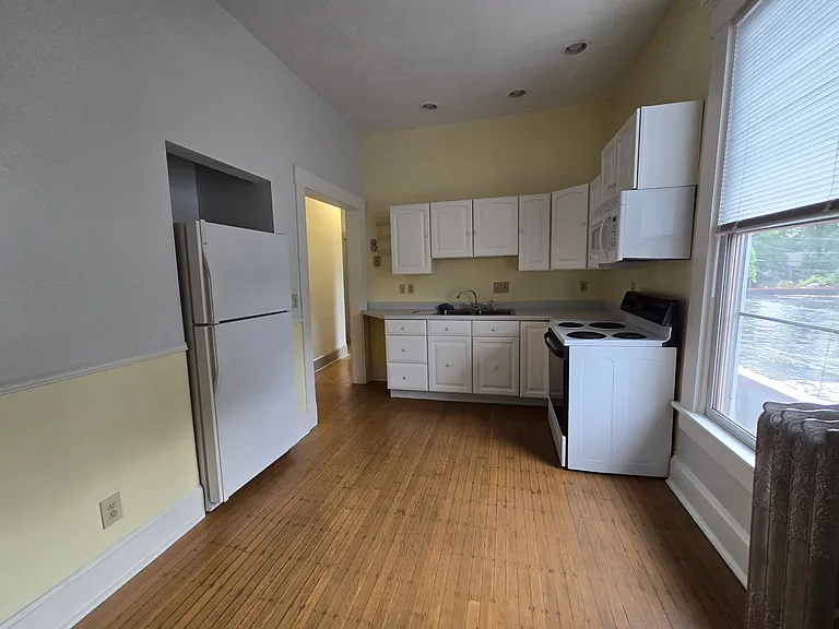 1309 E 10th St #2 — Photo 19