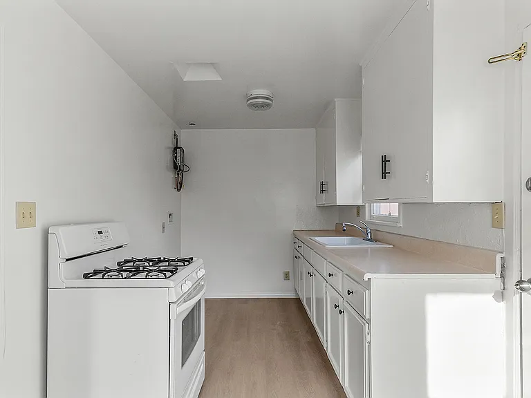 885 N Huntington St — Photo 5