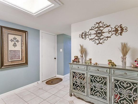 2nd image of 6805 Forestview Dr