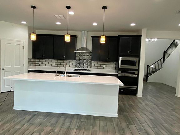 5th image of 2119 W Betty Elyse Ln