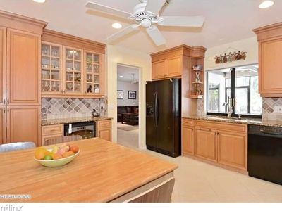 2021 NE 208th St, Miami, FL, 33179