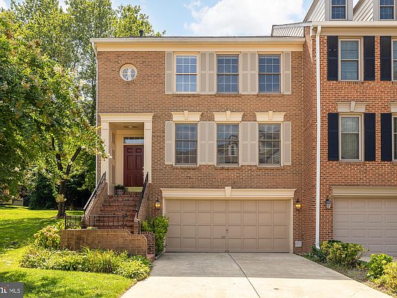 2nd image of 10934 Bloomingdale Dr