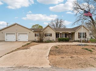 229 N 6th Ave, Purcell, OK 73080