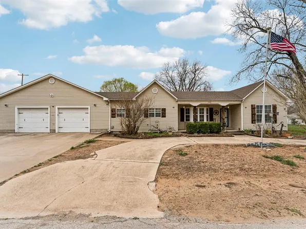 229 N 6th Ave, Purcell, OK 73080