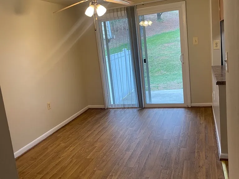 Longview — Photo 174