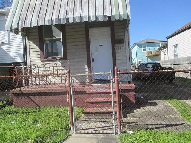 1st image of 727 S Salcedo St